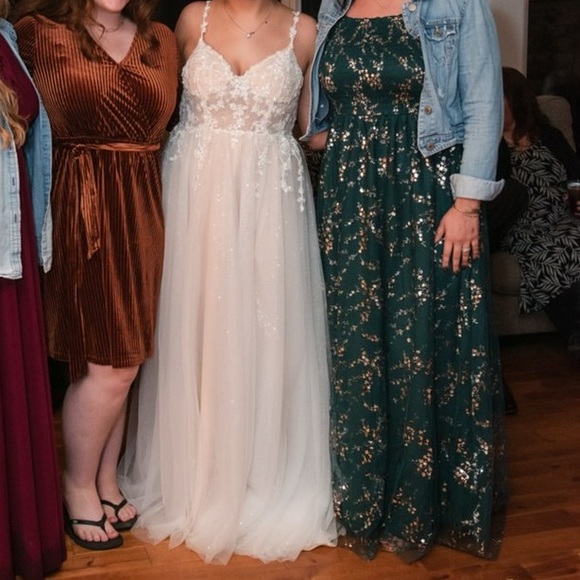 Dress - Picture 2 of 2